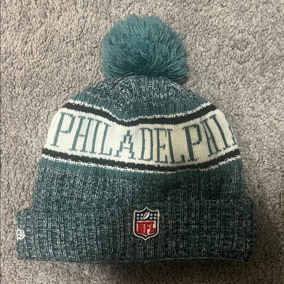 New Era Philadelphia Knit Beanie with Pom - Picture 2 of 3